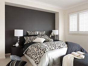 Luxurious black and white bedroom idea
